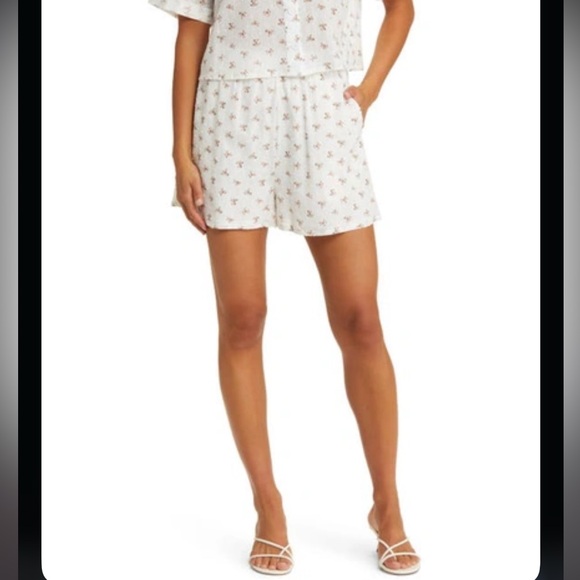 YELLOW THE LABEL Rosy Catching Floral Shorts Pull On Small - Picture 1 of 4